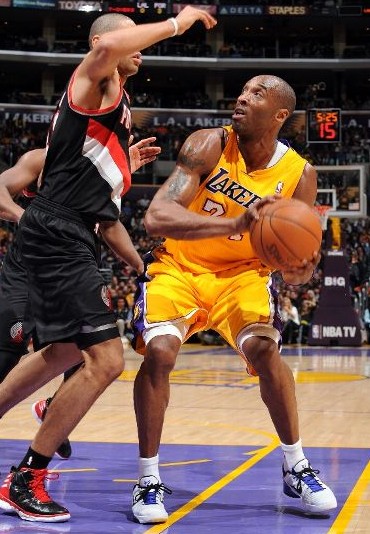 拜纳姆狂砍分带队奇袭太阳一胜随高速列车夺胜的简单介绍 拜纳姆狂砍分带队奇袭太阳一胜随高速列车夺胜的简单介绍