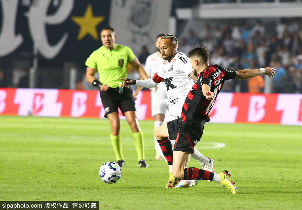 尤文图斯遭意甲豪门逆转,联赛前景堪忧 尤文图斯遭意甲豪门逆转,联赛前景堪忧