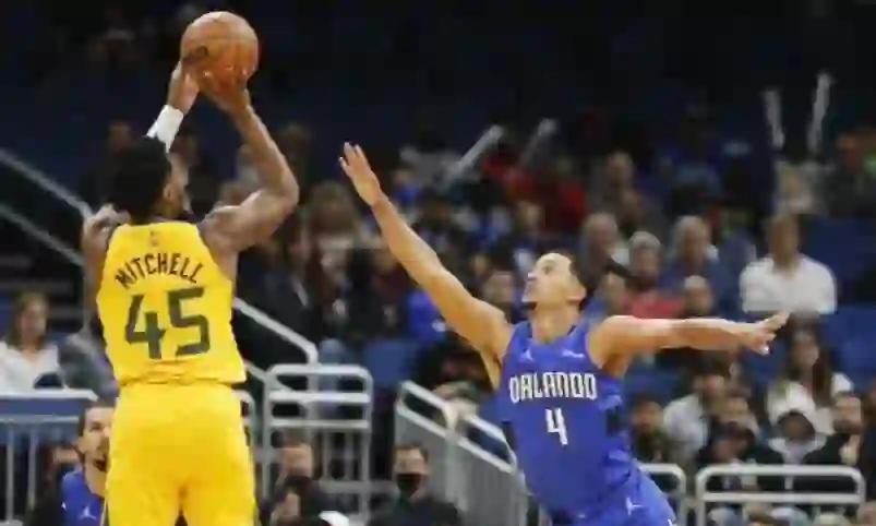 开拓者主场击败魔术，终结两连败