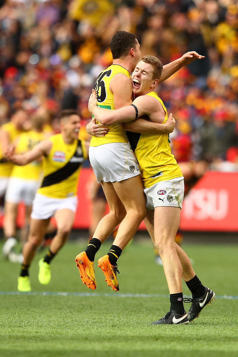 星空体育官方入口-男子足球半决赛场上激情澎湃