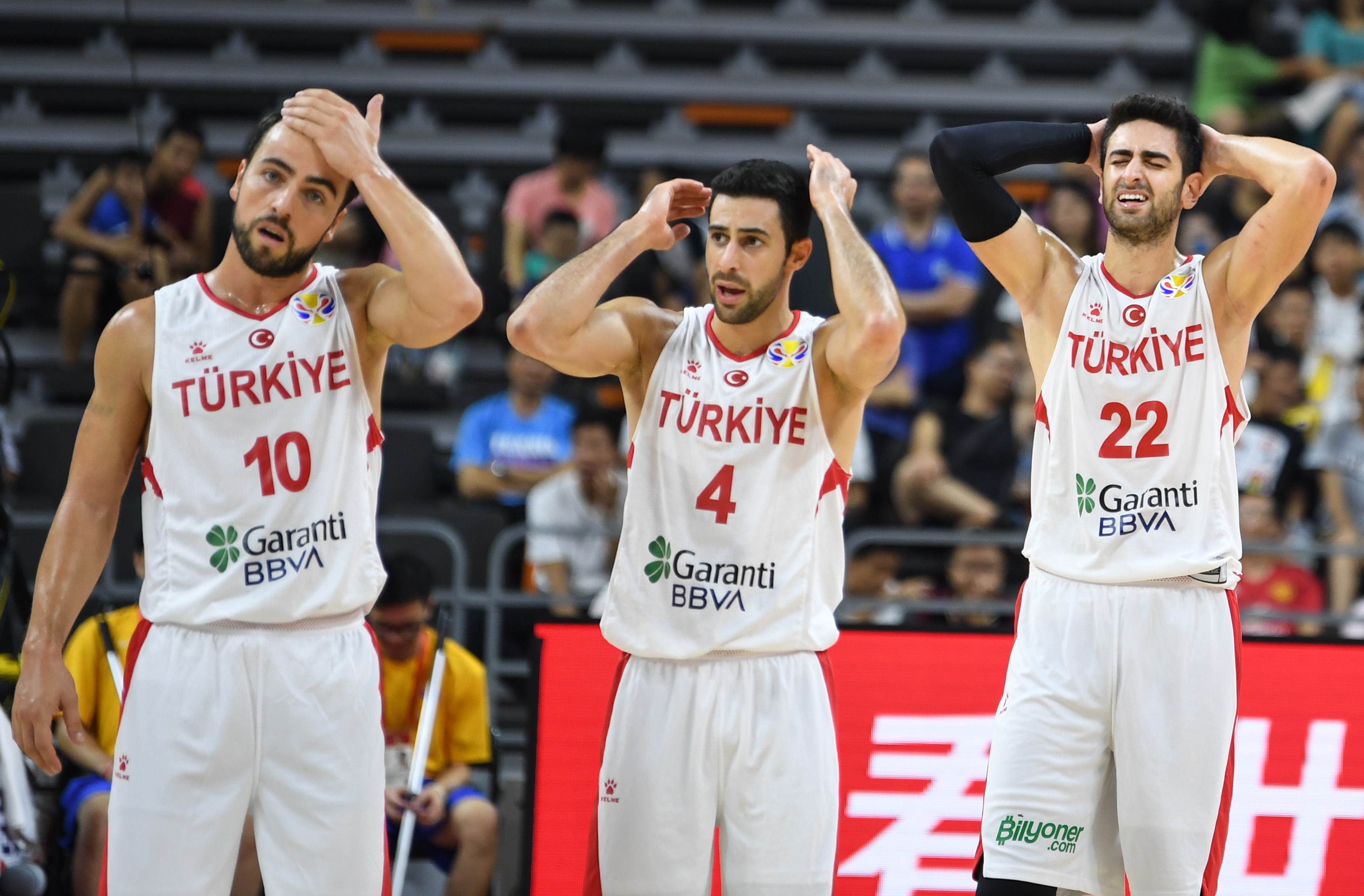 黑山队战绩两极分化，变数不断