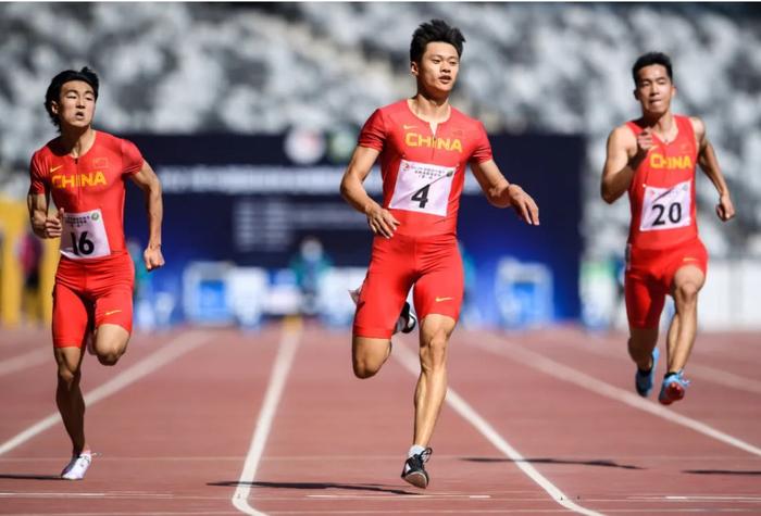 星空体育培训-美国运动员在田径赛拔得头筹