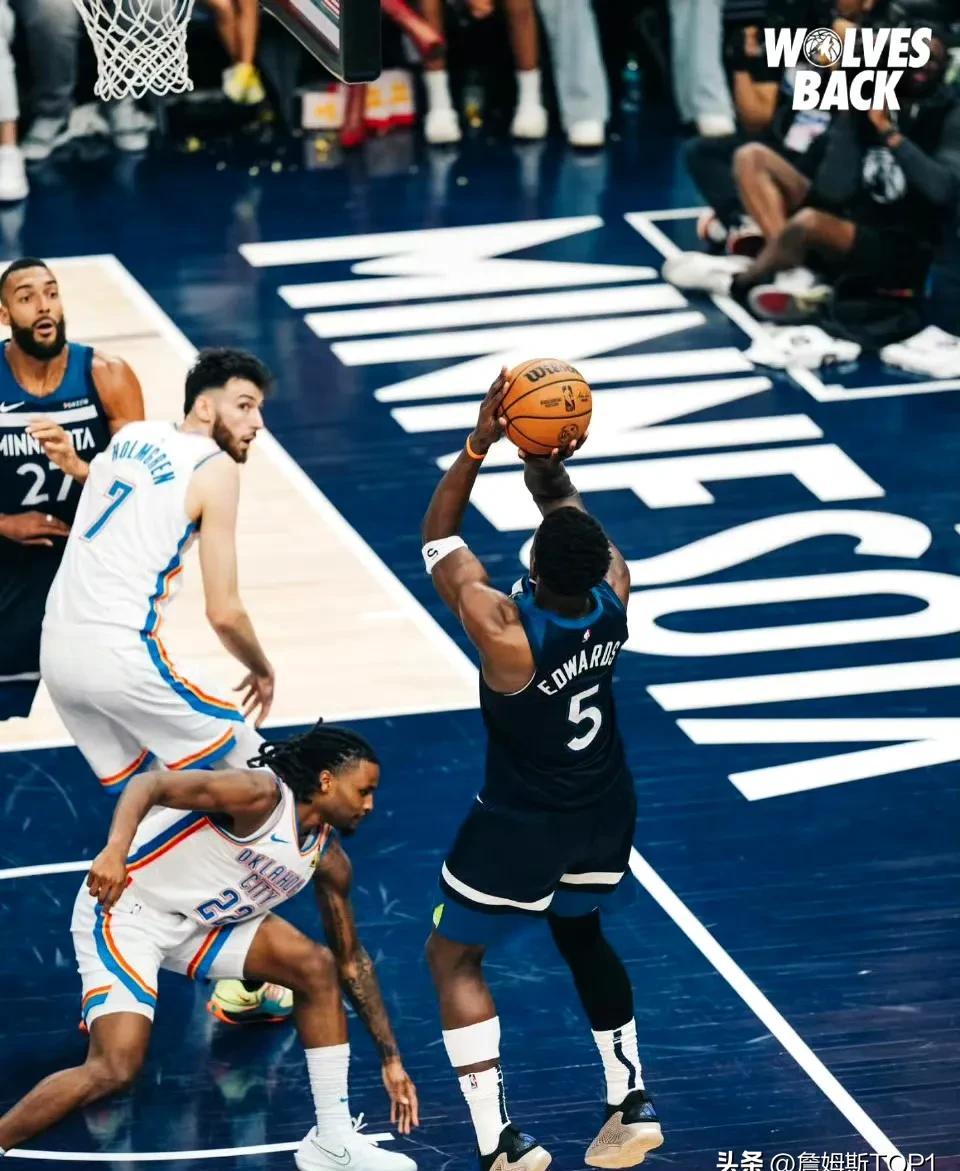 星空体育官网-包含狼队惨败于阿斯顿维拉，保级艰难的词条