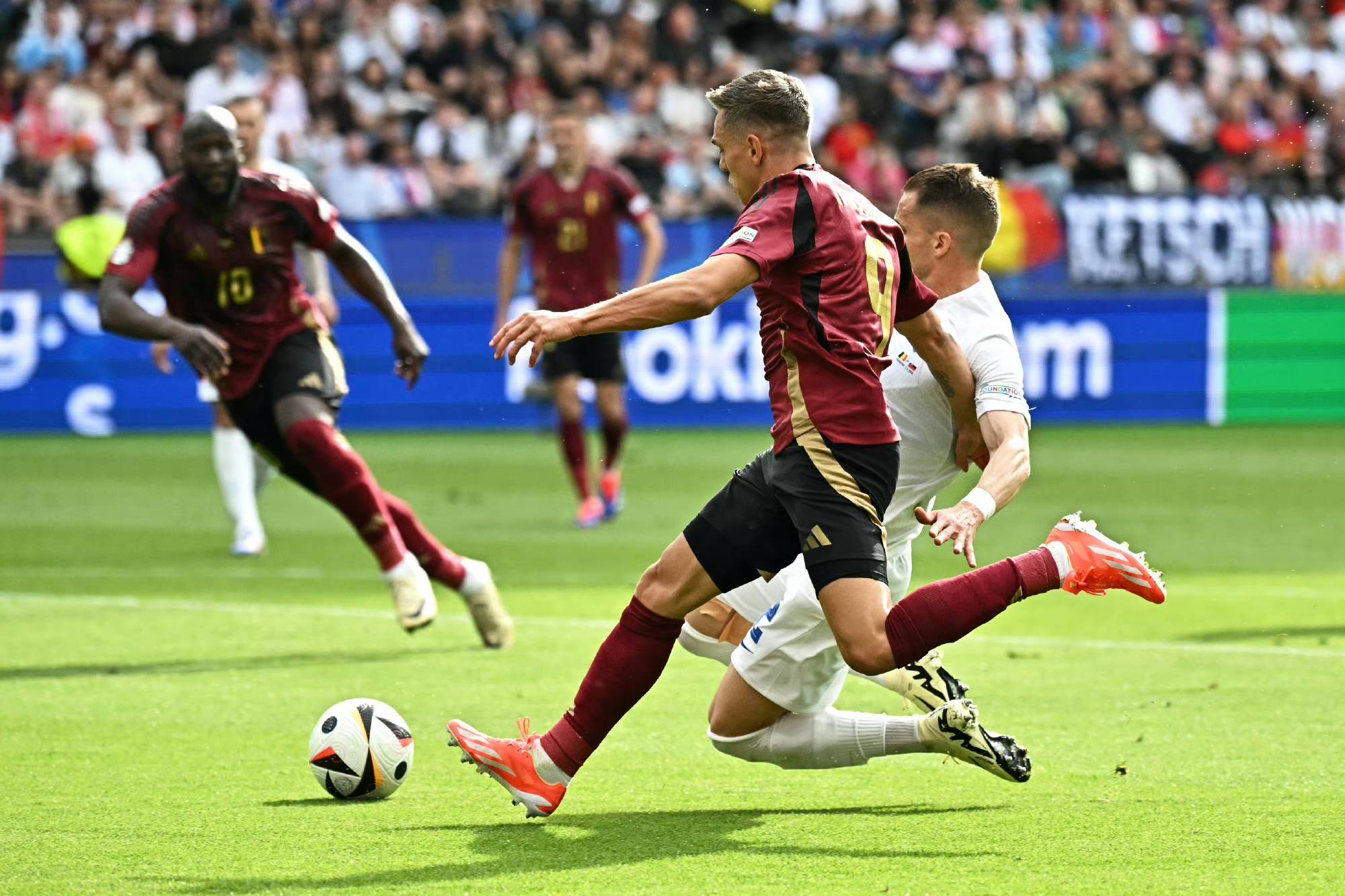 星空体育官网入口-欧洲杯预选赛中，比利时获胜