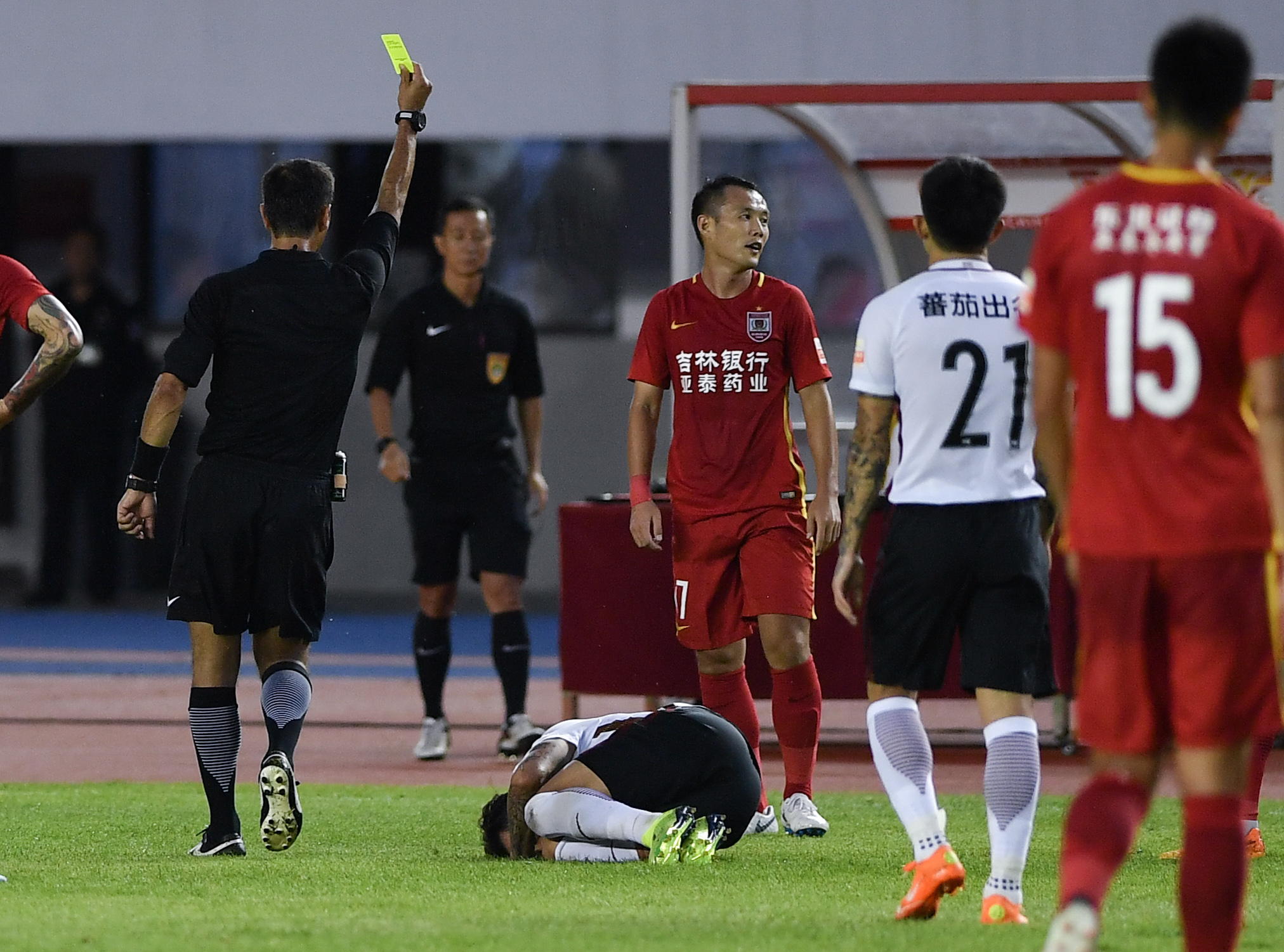 海报消息:中超比赛中,华夏幸福:击败富力 海报消息:中超比赛中,华夏幸福:击败富力