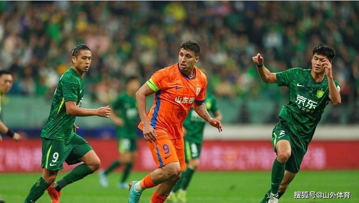 精彩比赛中,球队对决情绪高涨,谁能笑到最后? 精彩比赛中,球队对决情绪高涨,谁能笑到最后?