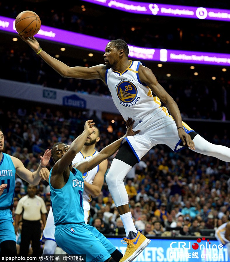 MVP表现神勇,协助球队逆转对手 MVP表现神勇,协助球队逆转对手