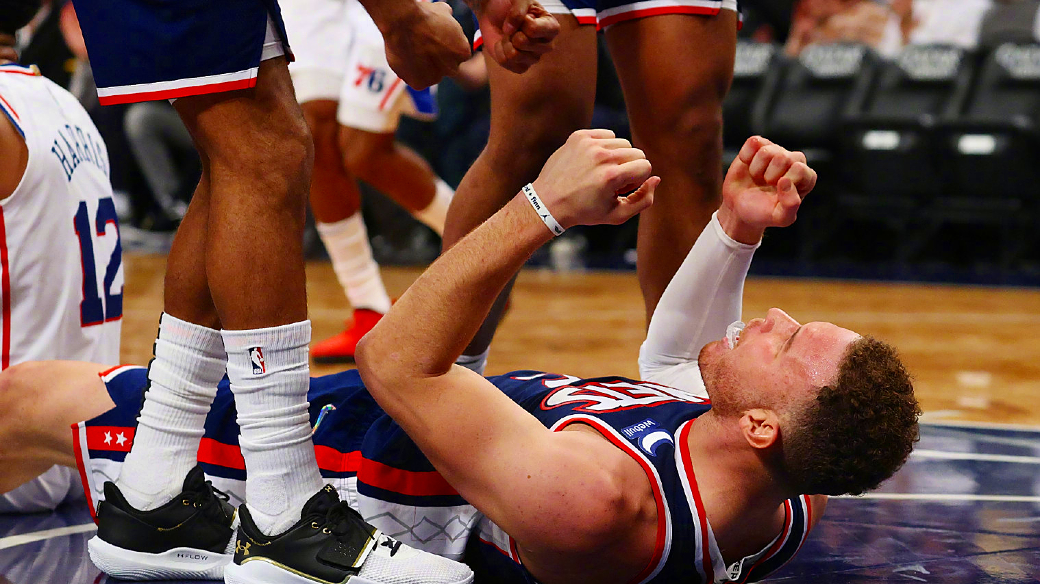 考瓦林因伤缺阵,篮网被魔术逆转 考瓦林因伤缺阵,篮网被魔术逆转