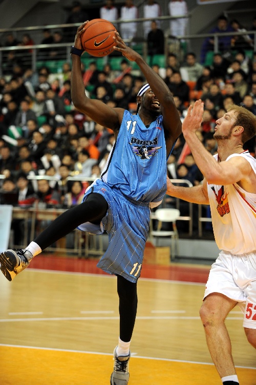 梅斯客场取胜,继续保持升班奋斗态势的简单介绍 梅斯客场取胜,继续保持升班奋斗态势的简单介绍