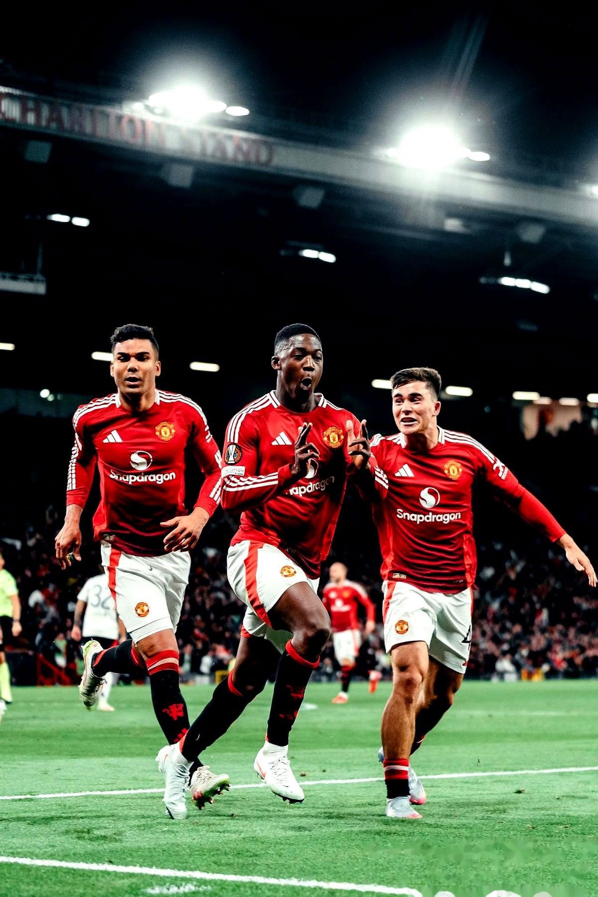 曼联客场再遇挑战,球员伤病加重需调整战术 曼联客场再遇挑战,球员伤病加重需调整战术