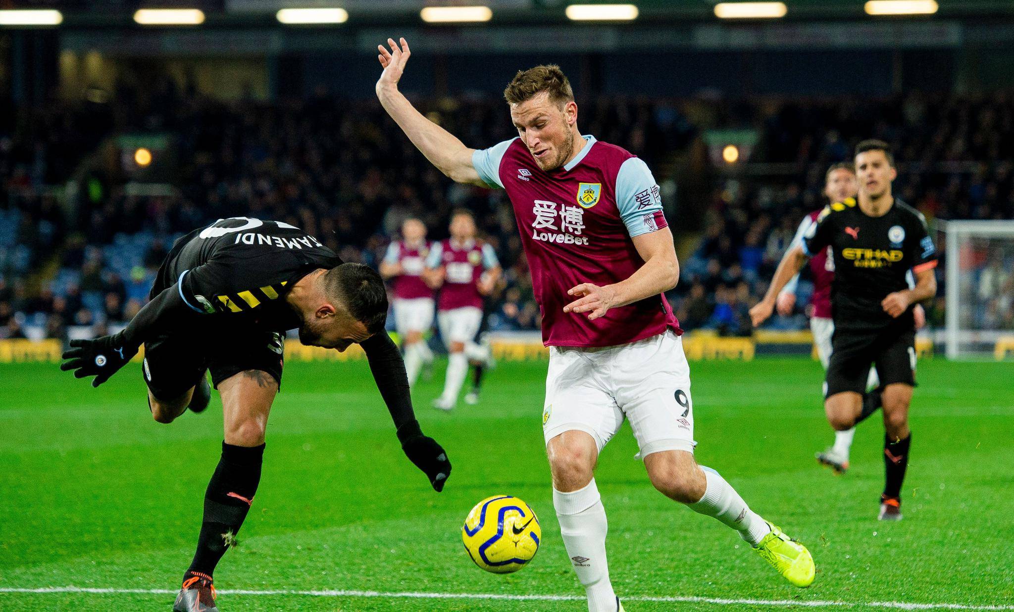 维罗纳客场告捷，卡利亚里近期表现低迷的简单介绍